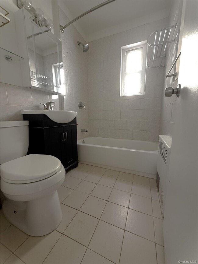 Photo - 40-19-4196 196th St