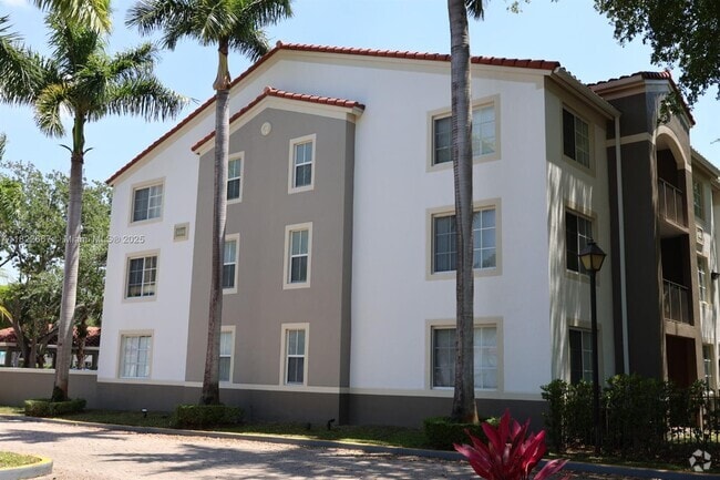 Building Photo - 6801 SW 44th St Unit 204 Rental