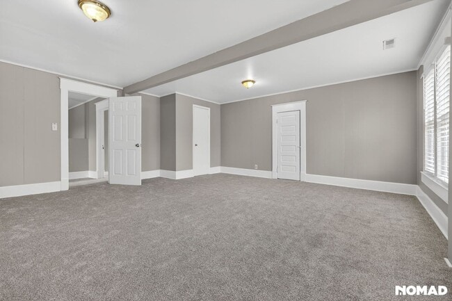 Photo - 235 E Monmouth St