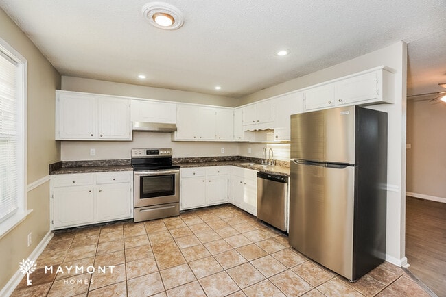 Photo - 2092 Sanders Rd