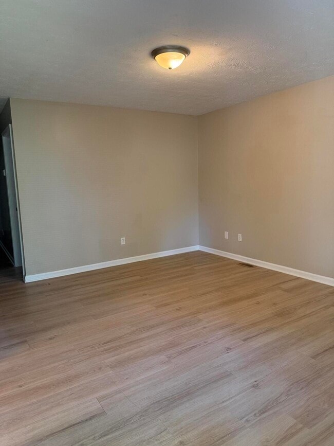 Building Photo - 293 Young St Rental