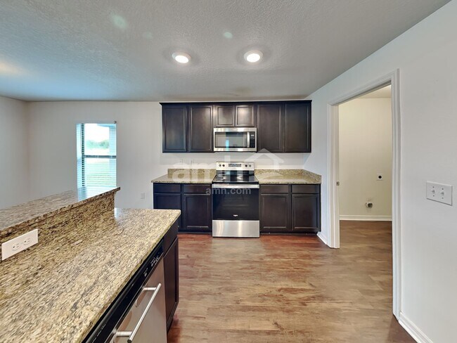 Photo - 812 Chatham Walk Dr