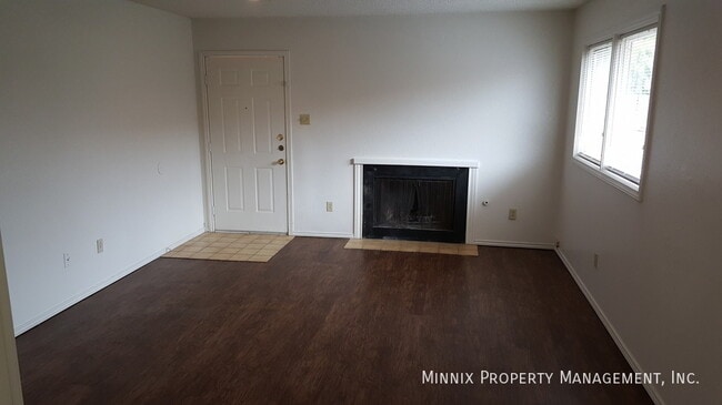 Photo - 8208 Vernon Ave Unidad B