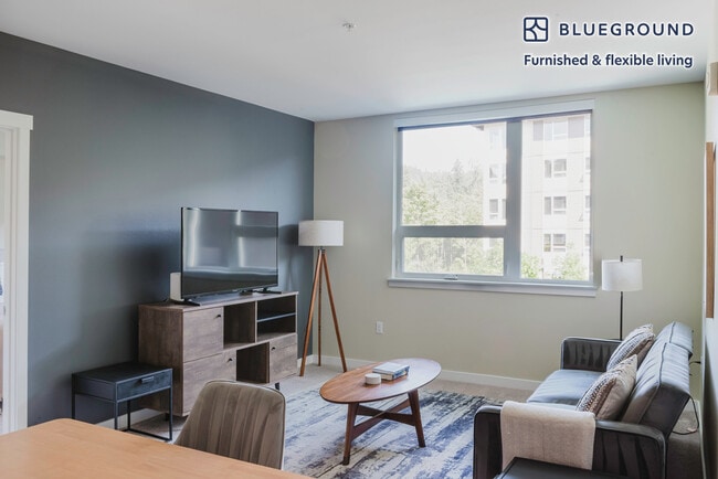Building Photo - 13398 Newcastle Commons Dr Rental