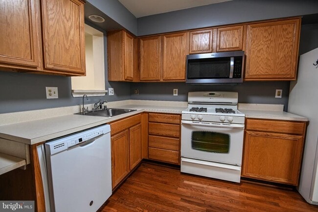 6503 Polynesian Ln