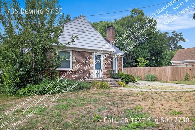 Photo - 735 Deming St SE