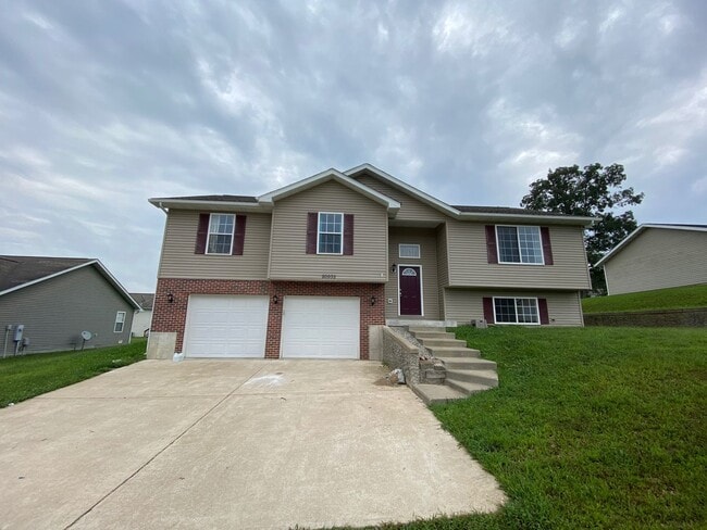 Building Photo - Updated, 4 Bedroom, Split Level Home
