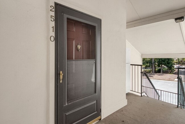 Photo - 2510 Huntingdon Chase