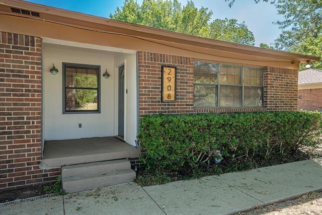 Building Photo - 2908 Lynell Dr