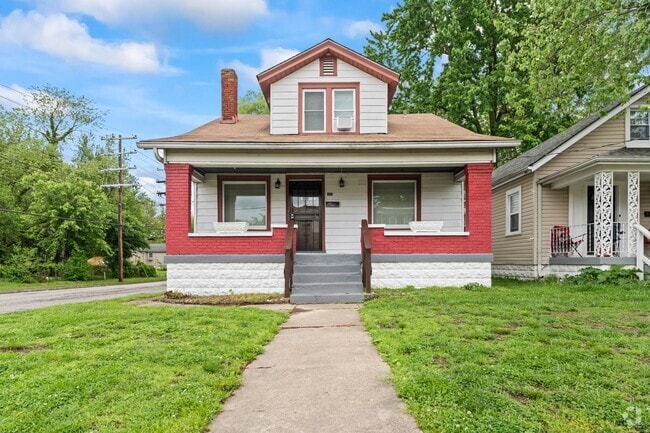 Building Photo - Welcome home to this Westend Beauty!