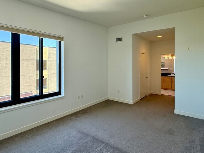 Photo - Spacious, Luxurious Modern 2 Bedroom, 2 Bathroom condo on the Top Floor of the Highly Desired Pla... Unit 4215