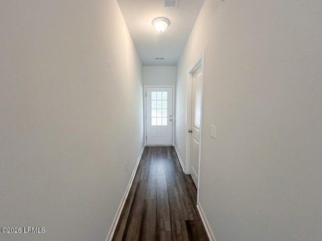 81 Chestnut St