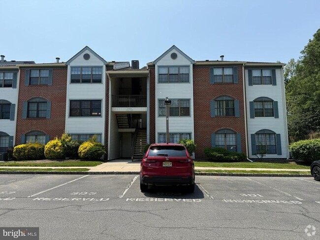 Building Photo - 16 Chamberlin Ct Rental