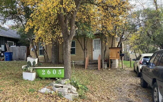 Photo - 2605 Oaklawn Ave Unit 1FW