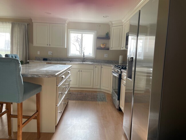 Kitchen, all stainless appliances - 80 S Center St Unit 1