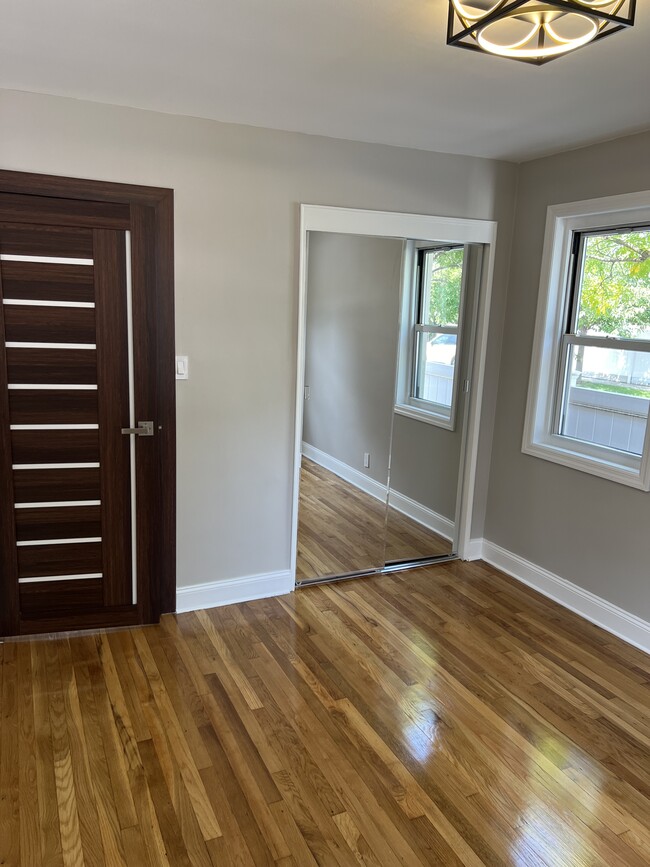 Photo - 1001 154th St