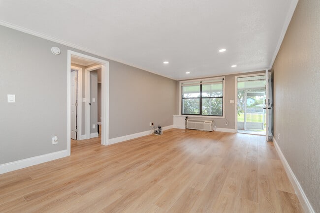 Photo - 4149 E Michigan St