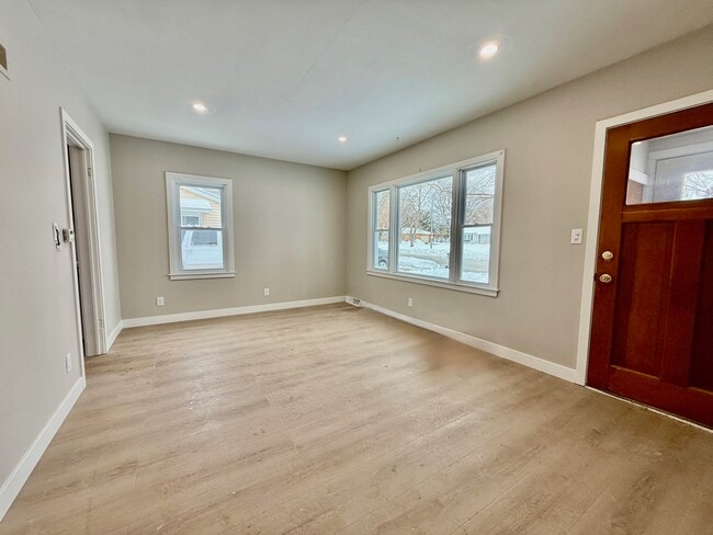 Photo - 1305 2nd Ave SW