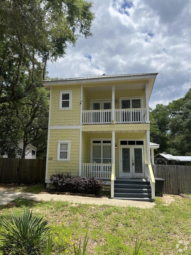 Building Photo - 122 Western St Rental