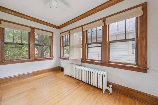 Dedicated Sunroom/Office - 1892 Lincoln Ave Unit 1