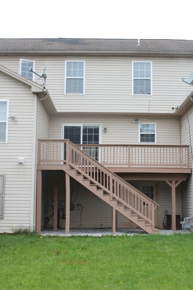 Photo - 450 Fisher Dr
