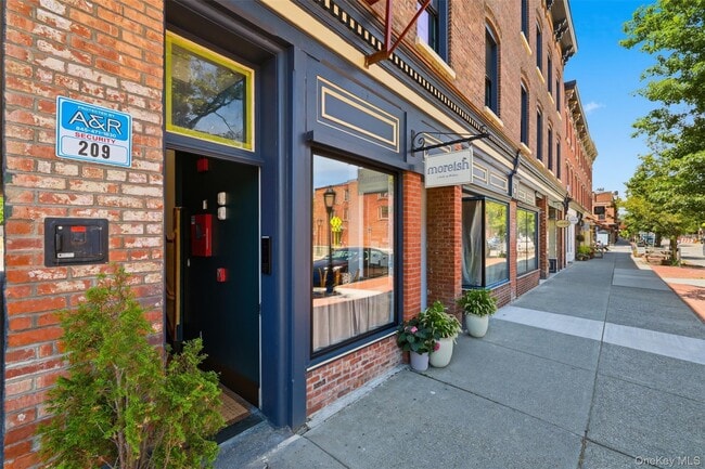 207 Main St Unit 3