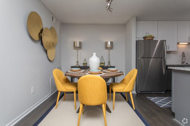 2BR, 2BA - 1210SF