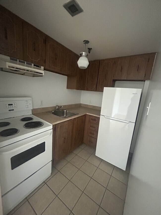 Photo - 1157-1157 Tower Rd Unit 605