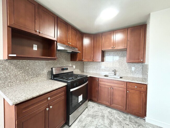 Photo - 3800 Waller Ave Unidad B