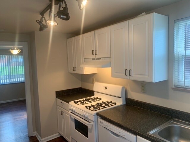 Building Photo - 4385 Coleridge St Rental