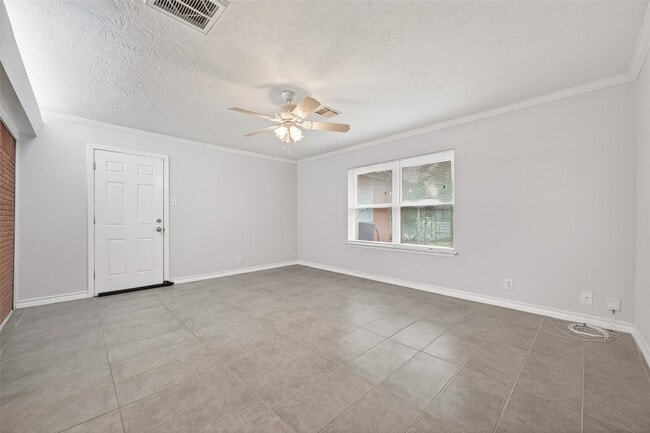 Photo - 3003 Topham Cir