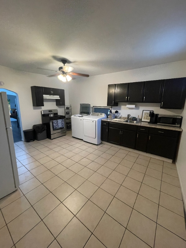 Photo - 1931 S Peoria St Unit 1