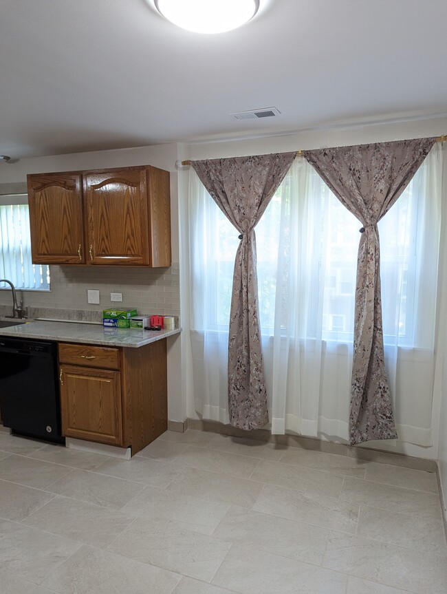 Photo - 3322 W Catalpa Ave Unit 1