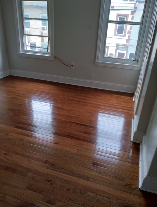 Photo - 2533 N Water St