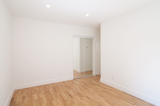 Photo - 4390 Blvd Grand