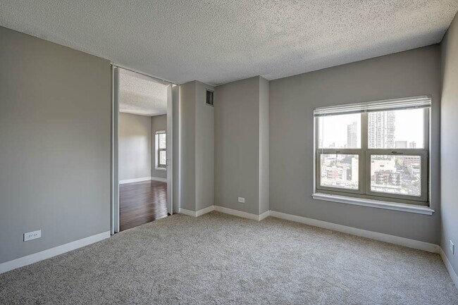 Photo - 118 W Chestnut St Unit 702