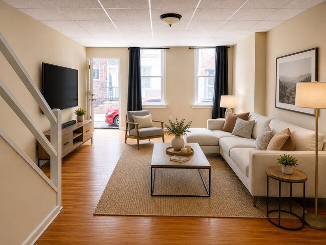 Building Photo - Room to Spread Out in This Pet-Friendly 2-Bedroom Home