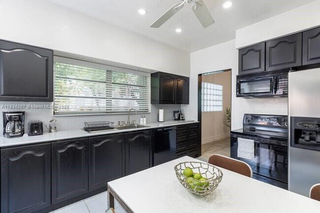 Photo - 1134 Harrison St