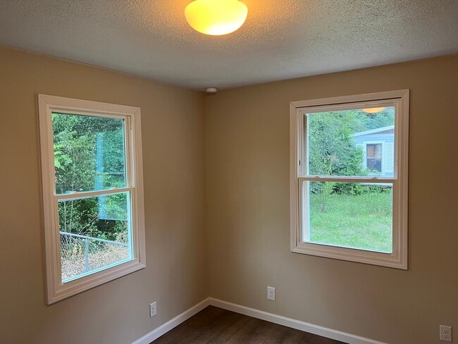 Photo - 6216 Church St