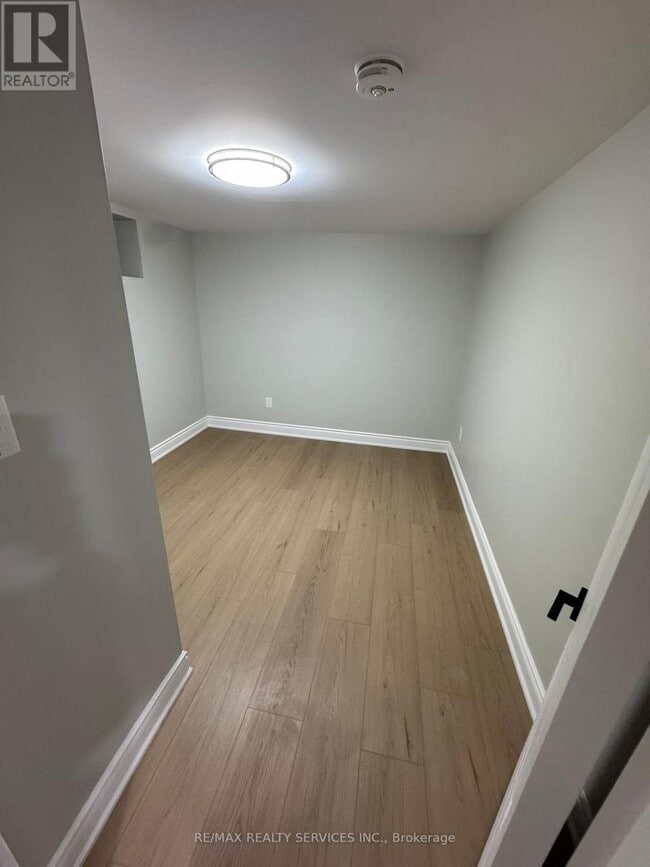 Photo - 41 MacLaren Ave