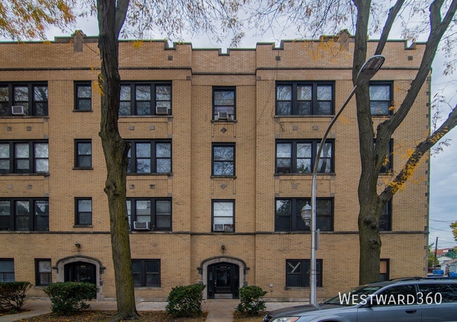 Building Photo - 6051 N Hermitage-1 Unit 1