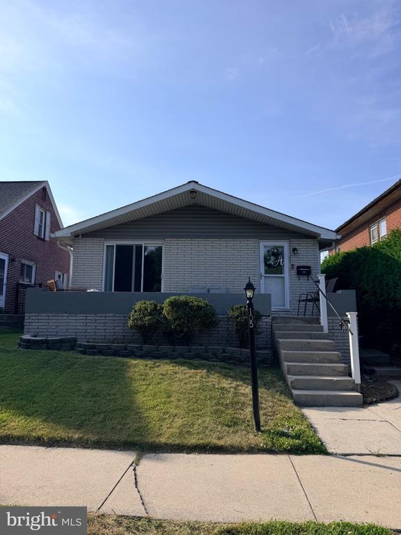 Building Photo - 105 W Areba Ave