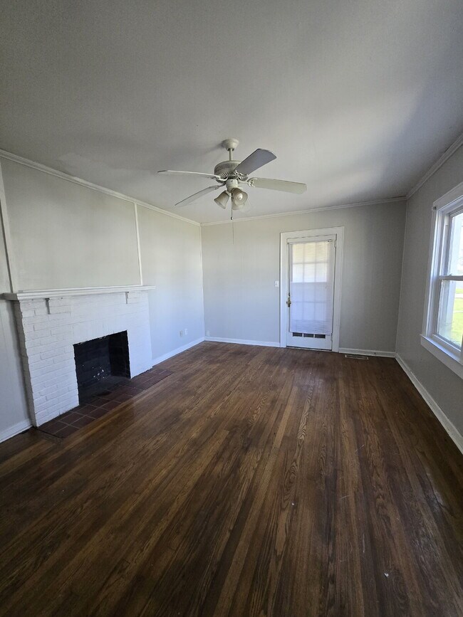 Single Level 2 Bedroom House Near Amnicola Hwy
