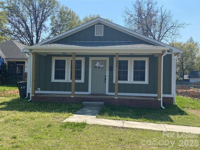 Building Photo - 804 Matheson Ave