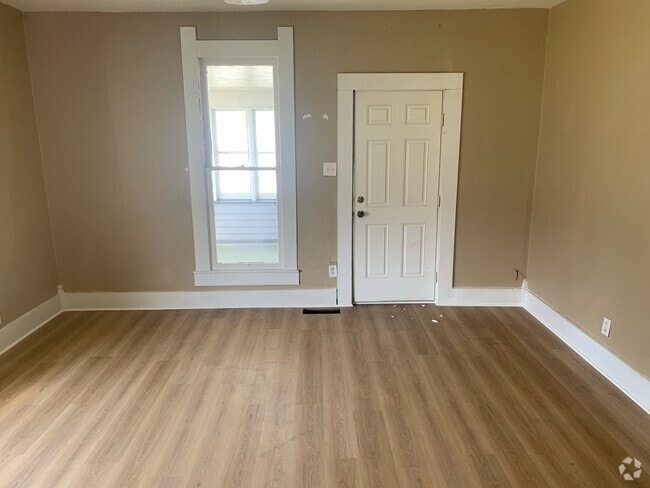 Building Photo - 2212 Main St Rental