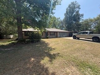 Photo - 2412 Redbud St