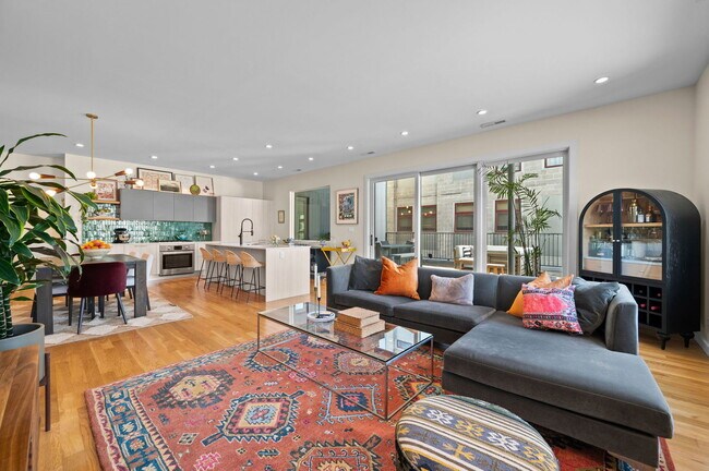 Photo - 2016 W Rice St