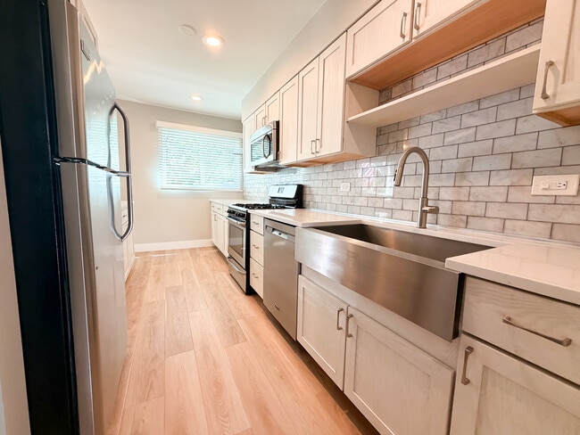Photo - 26W416 MacArthur Ave