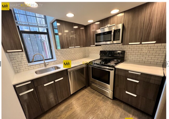 Building Photo - 102 Queensberry St Unit 8 Rental