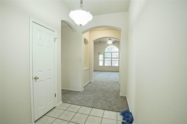 Photo - 704 Thrush Dr